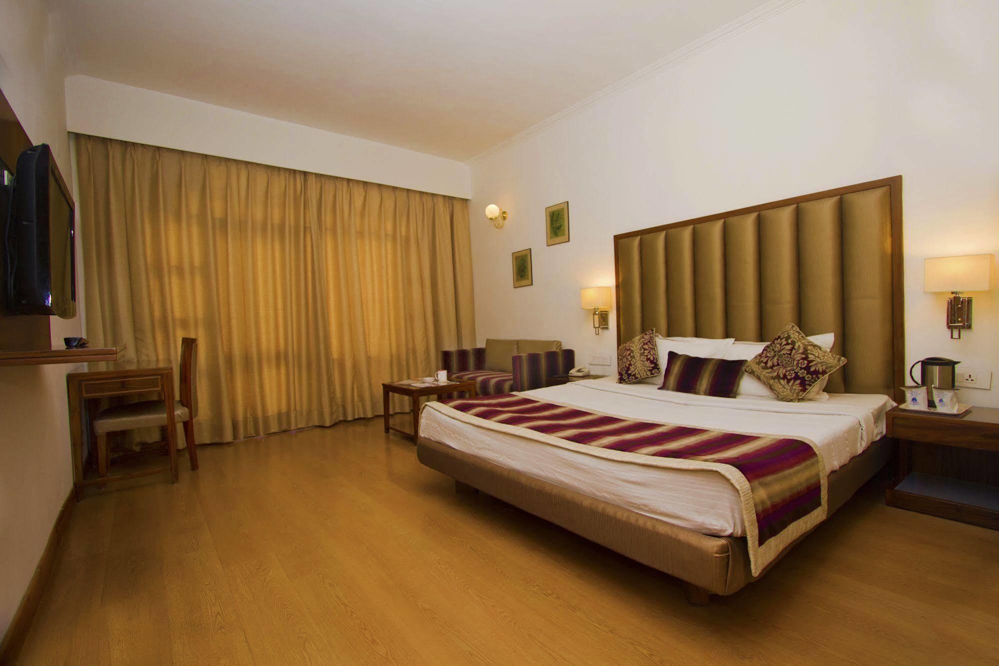 Hotel Manali Heights Екстериор снимка
