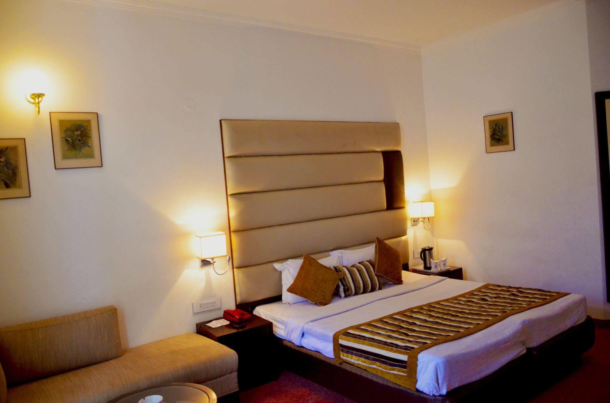 Hotel Manali Heights Екстериор снимка