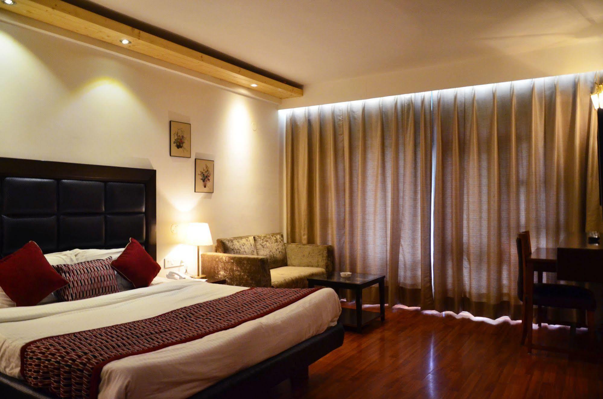 Hotel Manali Heights Екстериор снимка