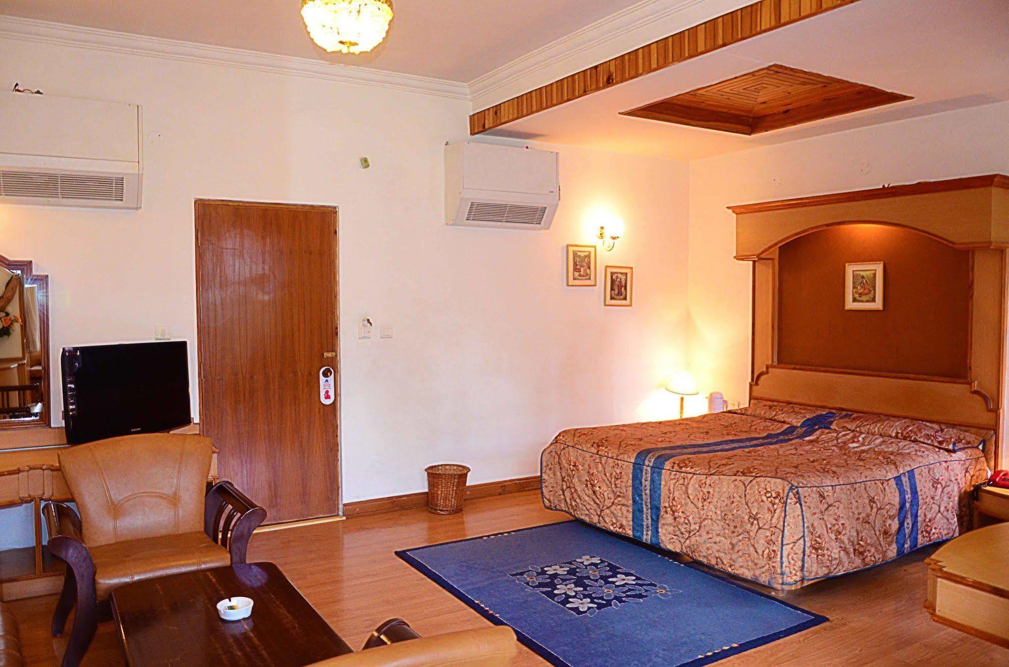 Hotel Manali Heights Екстериор снимка